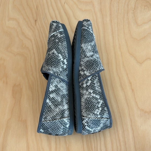 Women’s snake print Toms size 8 - Picture 5 of 7